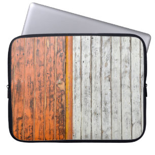 Capa Para Notebook Pintura de laranja e de parede branca