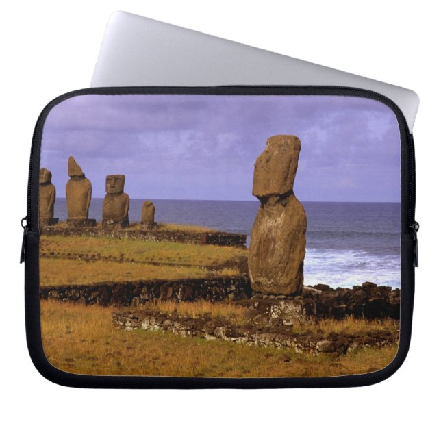 Capa Para Notebook Plataforma Tahai Estátua Moai Abstratos Páscoa (Frente)