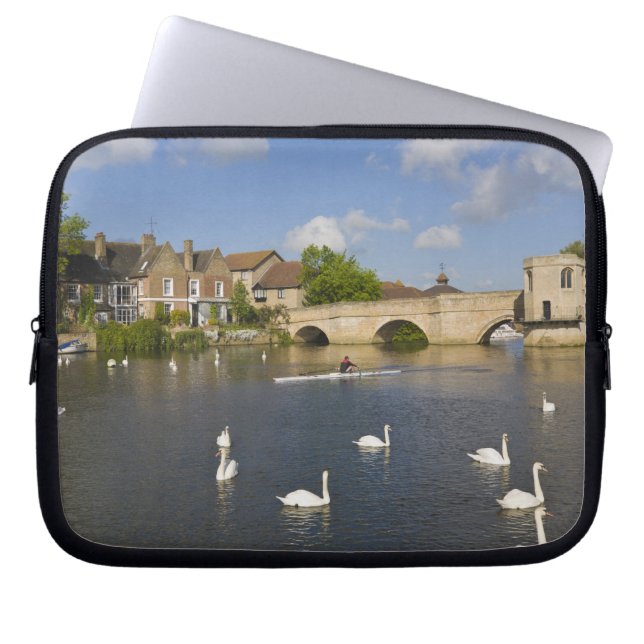 Capa Para Notebook Ponte de arco de pedra e Rio Ouse, St Ives, (Frente)