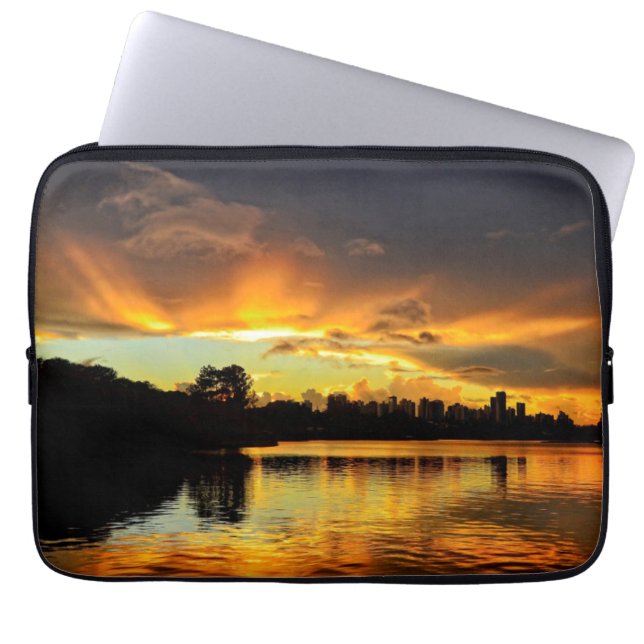 Capa Para Notebook Por do sol na cidade Londrina, Brasil (Frente)