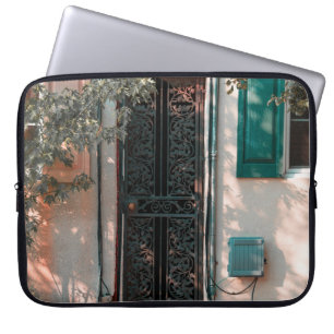 CAPA PARA NOTEBOOK PORTA DE SEGURANÇA DE FERRO VERDE FECHADA
