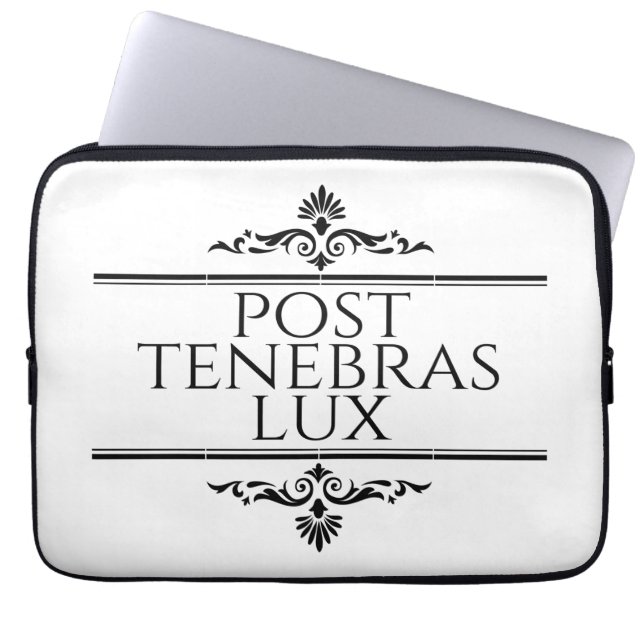 Capa Para Notebook Posto Tenebras Lux (Frente)