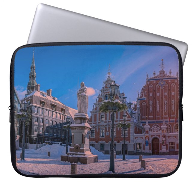 Capa Para Notebook Praça da Prefeitura de Riga no inverno (Frente)