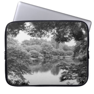 Capa Para Notebook Preto e branco, legal, natureza única e lago