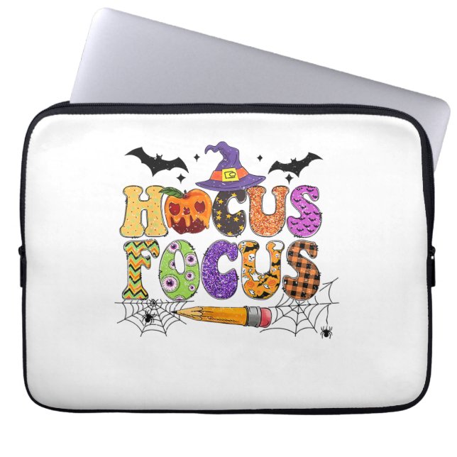 Capa Para Notebook Professor Divertido Hocus Pocus Todos se Concentra (Frente)