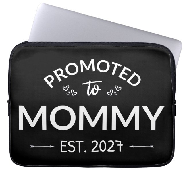 Capa Para Notebook Promovida a Mamãe Est 2027 Anúncio de Nova Mamãe I (Frente)