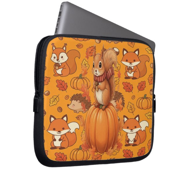 Capa Para Notebook Pumpkin Autumn and The Squirrel (Frente Esquerda)