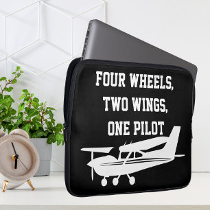 Capa Para Notebook Quatro Rodas, Duas Asas, Um Piloto, Aviação Legal