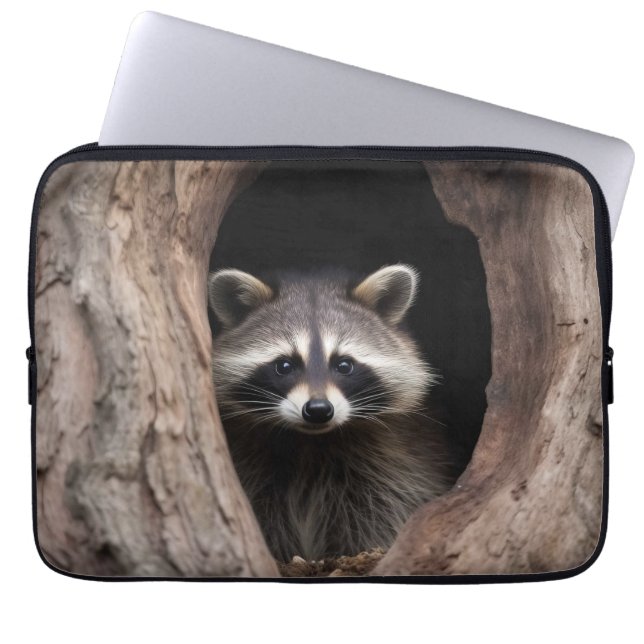 Capa Para Notebook Racoon na Caverna das Árvores (Frente)