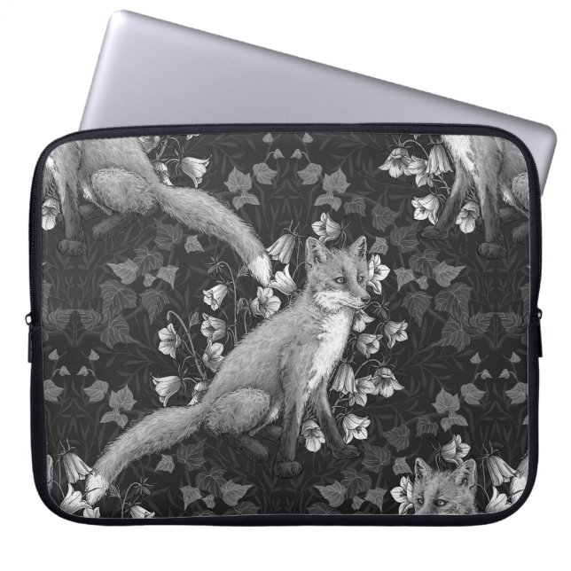 Capa Para Notebook Raposa, flores e mariposa, monocromática, prata (Frente)