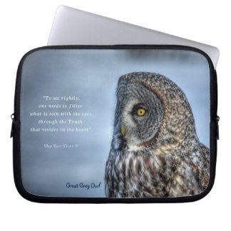 Capa Para Notebook Raptor de Cinza de excelente Foto e Poema
