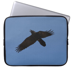 Capa Para Notebook Raven voando na Impressão de arte do céu azul