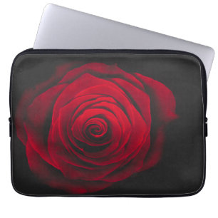 Capa Para Notebook Red rose on black background vintage effect