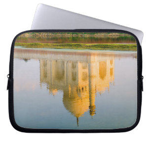 Capa Para Notebook Reflexo do famoso templo Taj Mahal no