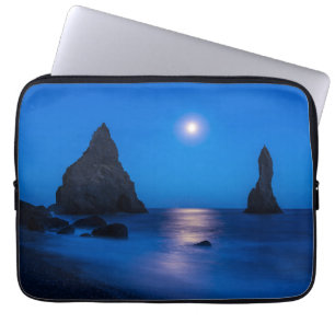 Capa Para Notebook Reflexo do Nascer da Lua Islândia, Reynisdrangur
