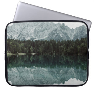 CAPA PARA NOTEBOOK REFLEXÕES SOBRE ÁRVORES NO LAGO