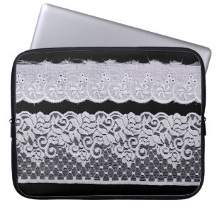 Capa Para Notebook rendas brancas ornamentais, fundo preto isolado.