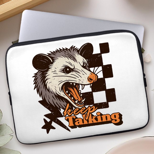 Capa Para Notebook Retro Continue Falando Feral Possum: Animal Selvag (This keep talking feral possum design brings bold edgy humor to your day!
)