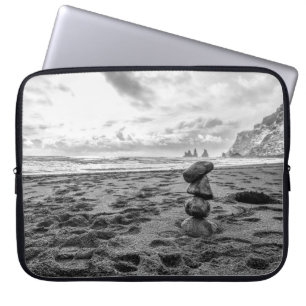 Capa Para Notebook Reynisfjara Beach Cairn