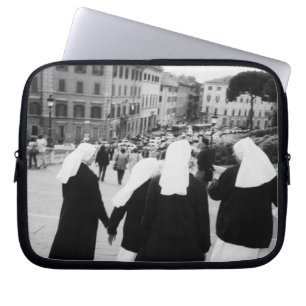 Capa Para Notebook Roma Itália, Patrulha de Freiras! (NR)