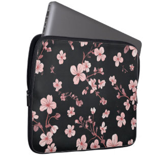 Capa Para Notebook Rosa Bebê Macio Padrão Mini Sakura em Preto - Deli