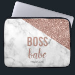 Capa Para Notebook Rosa do Monograma - Largura Dourada | Marble Boss<br><div class="desc">Chefe Babe Rosa Dourado Girly Pink brilhante com Marble e modelo para seu nome. O caso perfeito quando o teu chefe e um bebê.</div>