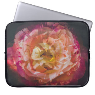 Capa Para Notebook Rosa em uma imagem de exposição dupla