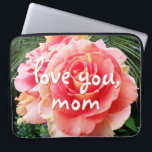 Capa Para Notebook Rosa Rosa Rosa Rosa Rosa Fotografia Flor Te Ama Mã<br><div class="desc">Ser mãe é um dos trabalhos mais importantes do mundo. Mostre que você se importa com essa bolsa de laptop incrivelmente singular de rosa rosa-rosa com fotografia neoprene. Esta bolsa de laptop tem três tamanhos: 15", 13" e 10". Muito mais do que uma dúzia de rosas! Você pode personalizar facilmente...</div>
