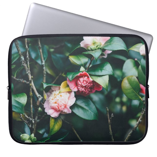 CAPA PARA NOTEBOOK ROSAS NO JARDIM (Frente)