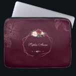 Capa Para Notebook Royal Burgundy Floral Geométrico<br><div class="desc">Elegante,  design único,  com buquês florais de cor d'água,  forma geométrica de rosa,  todos em fundo arrojado e com folhas esboçadas. Use a ferramenta Personalizar para adicionar suas informações. Para obter itens correspondentes,  visite minha Coleção Geométrica de Folhas de Borgonha.</div>