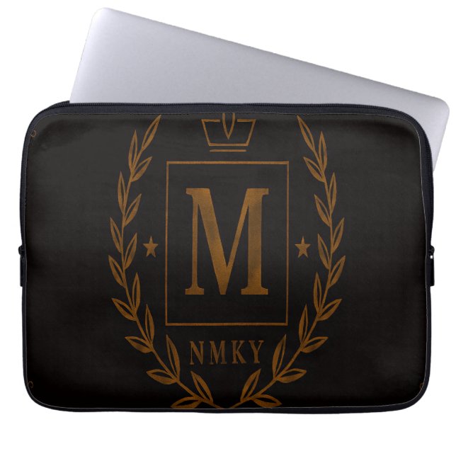Capa Para Notebook "Royal NMKY Emblem – Monogram M Crest Design" (Frente)