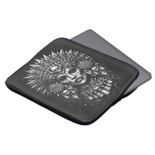 Capa Para Notebook Sacerdotisa Coroada com Caveira — por BurnsInHell