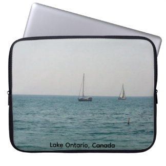 Capa Para Notebook Sailboats on Lake Ontario Laptop sleeve