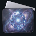 Capa Para Notebook Saphir – Der Stein der Wahrheit und Weisheit´3<br><div class="desc">Der Saphir fasziniert seit Jahrhunderten mit seinem tiefblauen Glanz und seiner symbolischen Kraft. Er steht für Wahrheit, Weisheit und innere Klarheit. In vielen Kulturen gilt er als Schutzstein, der Fokus, Stärke und spirituelle Tiefe verleiht. Ein Edelstein, der Ruhe ausstrahlt und gleichzeitig Macht verkörpert.</div>