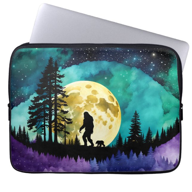 Capa Para Notebook Sasquatch e Urso caminhando na montanha (Frente)
