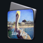 Capa Para Notebook Script de Citação de Foto Sun do Pier Pelican Bird<br><div class="desc">Este feliz pelicano tocou em um trem, olhando para uma praia na Califórnia, gritares "prontos para férias". Volte para a brisa quente sempre que você usa essa bolsa de laptop colorida de neoprene fotográfica. Esta bolsa de laptop tem três tamanhos: 15", 13" e 10". Faz um presente de excelente para...</div>