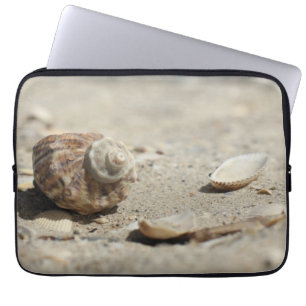 Capa Para Notebook Seashells na areia pelo mar