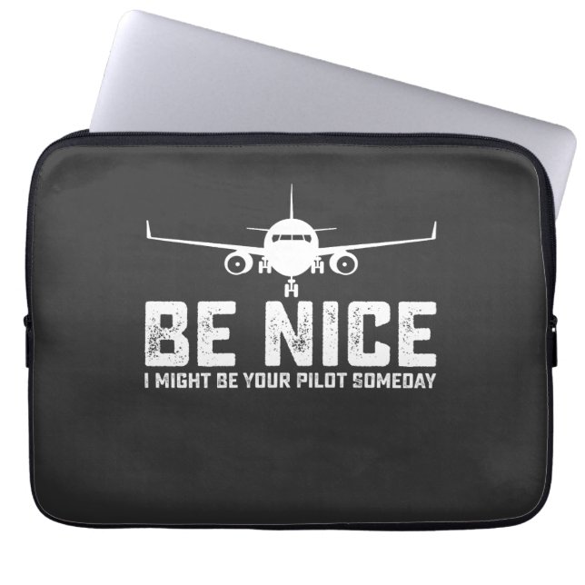 Capa Para Notebook Seja Simpático, Um Dia Posso Ser Seu Piloto (Frente)