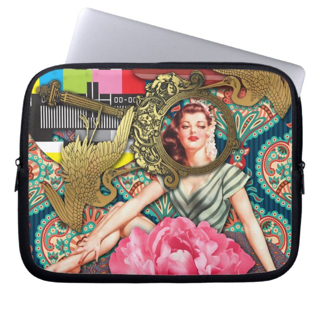 Capa Para Notebook Sem-Sinal - Colagem Digital de Senhora Maliciosa (Frente)