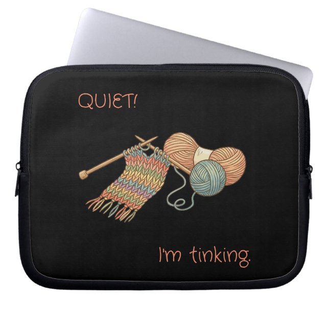 Capa Para Notebook SILÊNCIO! Estou desfazendo. (Frente)