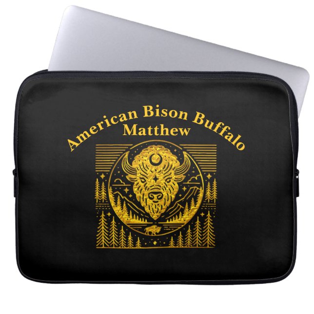 Capa Para Notebook Silhueta da Cabeça de Bisão Contra o Fundo da Mont (Frente)