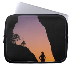 Capa Para Notebook Silhueta do caminhante, Point of the Arches,