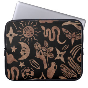 Capa Para Notebook Símbolos místicos: cobra, sol, lua.