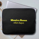 Capa Para Notebook Simples profissional - Amarelo Néon Amarelo<br><div class="desc">Fundo Mínimo de Cor Soli Preta Limpo e bolsa de laptop moderna de fontes Amarelo Neon. Personalize para seu uso personalizado. Clique no botão "Personalizar" para alterar a cor de fundo, os estilos de fonte e a cor da fonte. Design clássico | Produto Elegante | Cores de tendências | Na...</div>