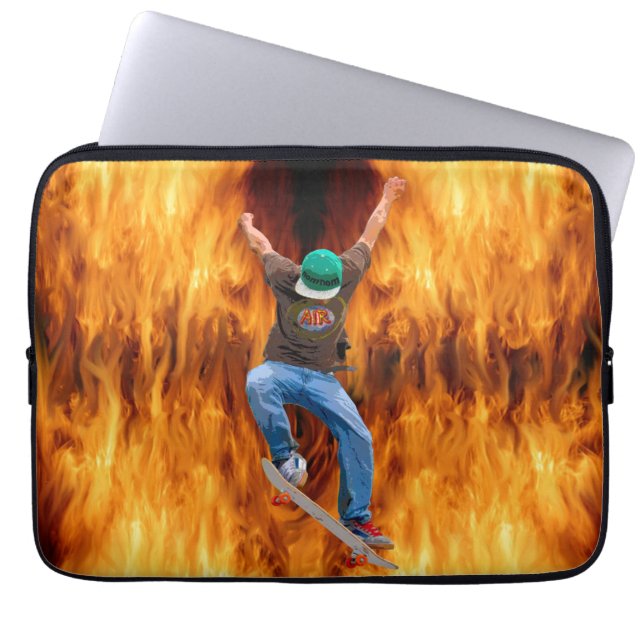 Capa Para Notebook Skateboarder & Flames Action Art (Frente)