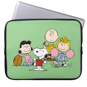 Capa Para Notebook Snoopy e Gang Play Futebol