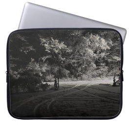 Capa Para Notebook Snowy Forest at Night