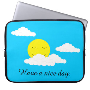 Capa Para Notebook Sol sorridente com nuvens de pipoca: