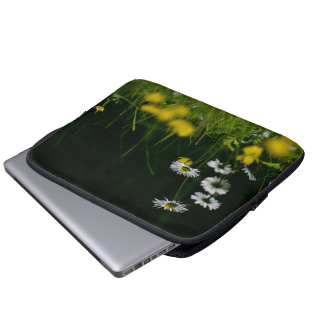 Capa Para Notebook Sonho de Daisy: Linda Natureza Floral (Frente Inferior)