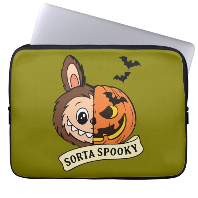 Capa Para Notebook Sorta Spooky Halloween Cute Labubu (Frente)